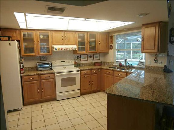 5th image of 538 Warwick Dr