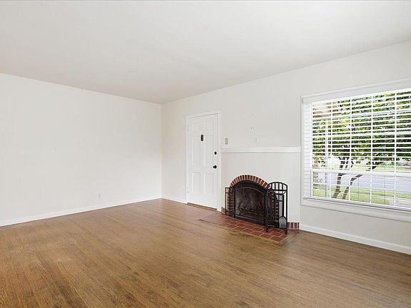 4th image of 1901 39th St