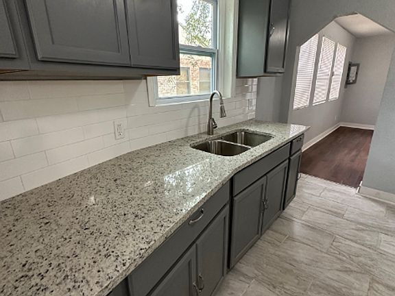 4th image of 1553 W 34th St