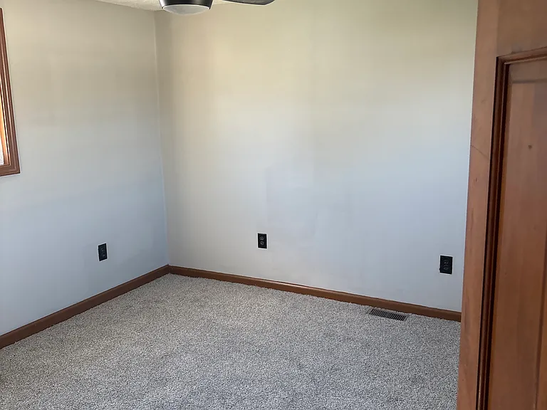 1400 N Elm St — Photo 8