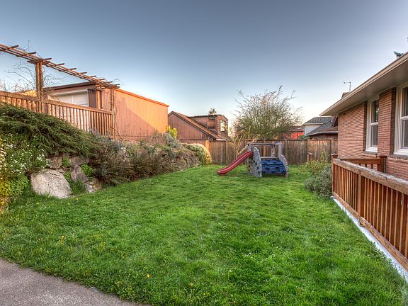 5th image of 7536 1st Ave NE