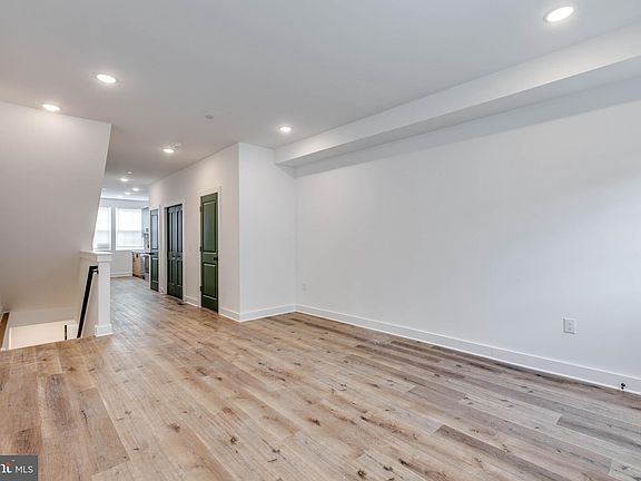 5th image of 2226 N Reese St #1