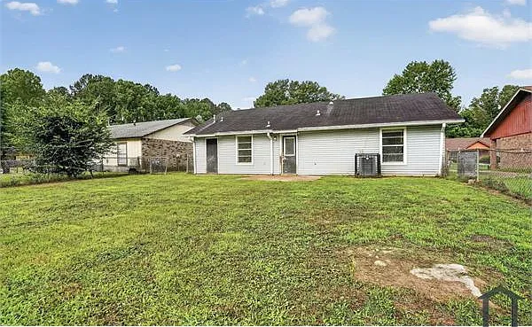 1704 Brookhollow Cir — Photo 2
