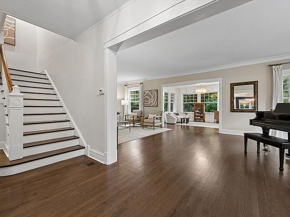 4th image of 1141 Sheridan Rd