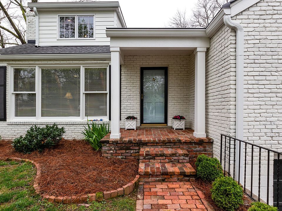 1st image of 102 Lasalle Ct