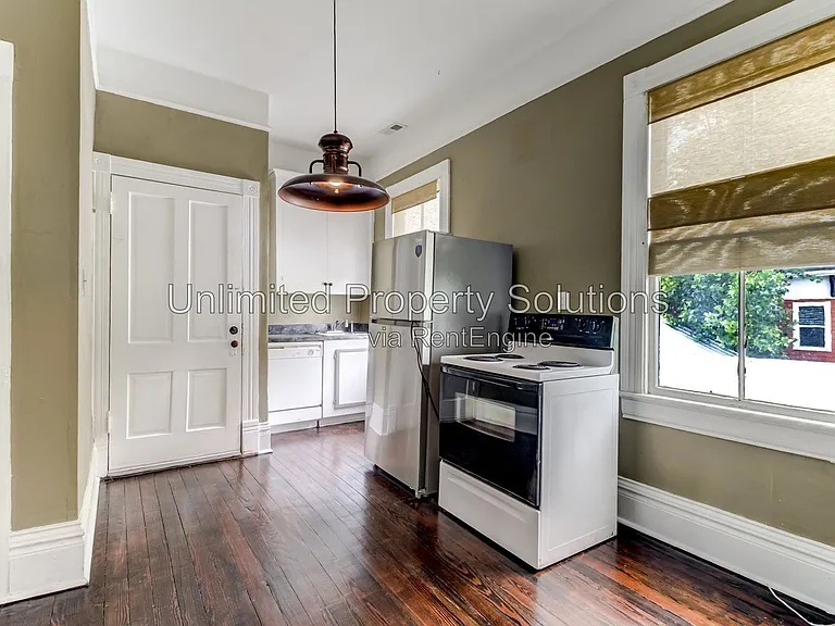 108 N 8th St #B — Photo 15