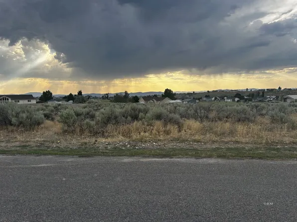 883 Bronco Dr, Spring Creek, NV 89815