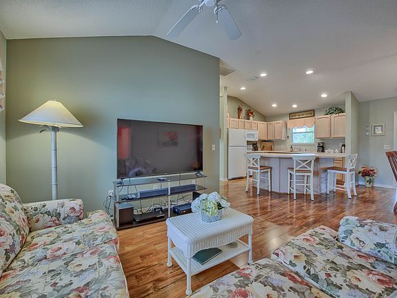 5th image of 1214 Camero Dr