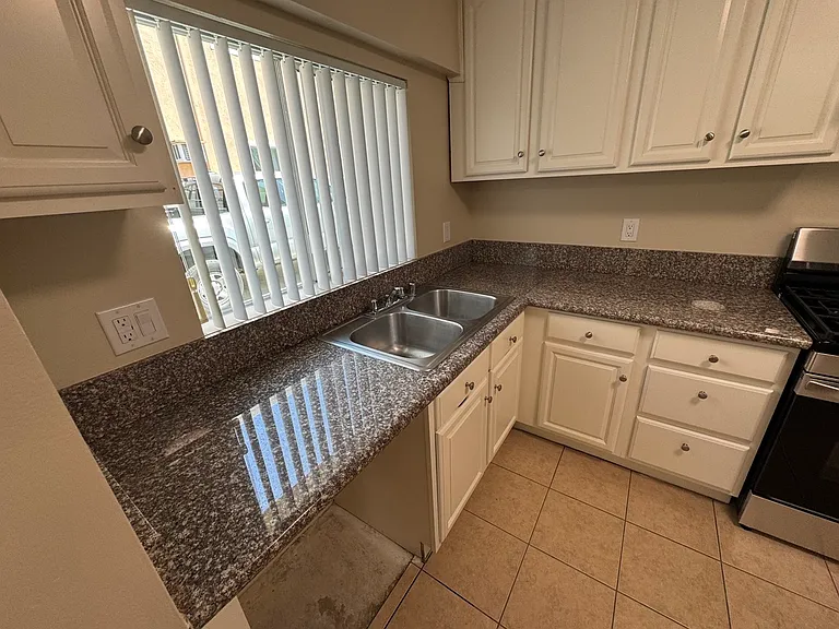 6842 Morella Ave #3 — Photo 18