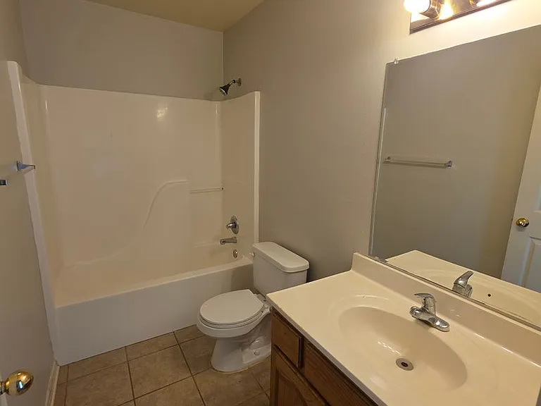 108 Poplar St — Photo 11