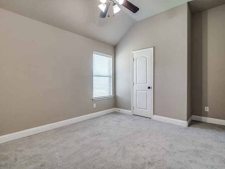1631 Veneto Dr — Photo 15