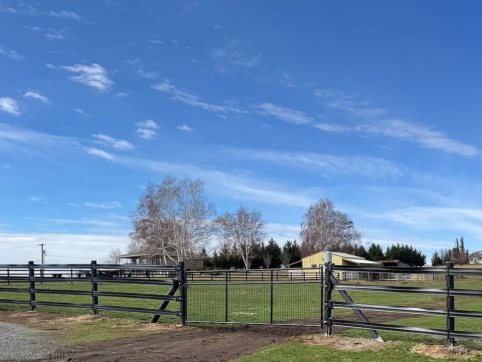 House with shop and 3 acres!