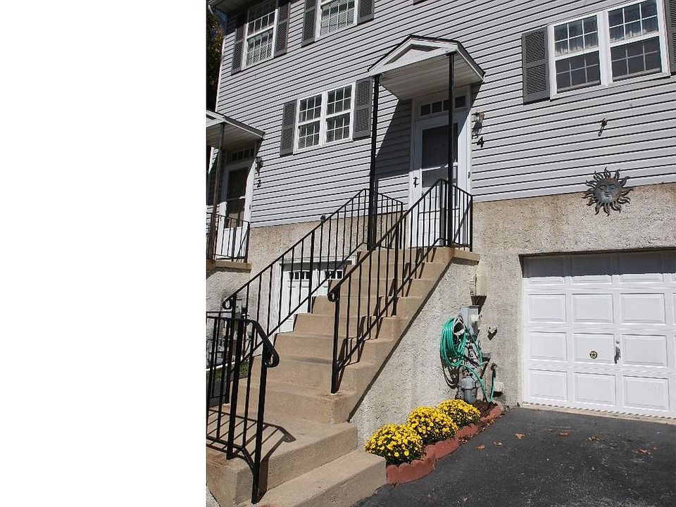 1st image of 4 Woodfield Dr