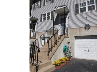 4 Woodfield Dr, Claymont, DE 19703