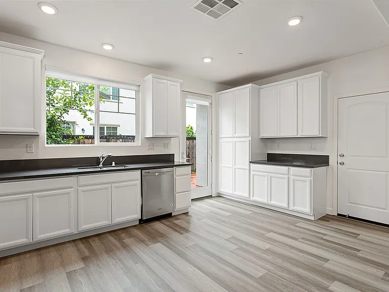 3234 Havisham Way — Photo 6