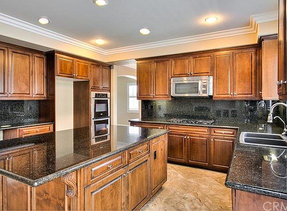 5th image of 37229 Edgemont Dr