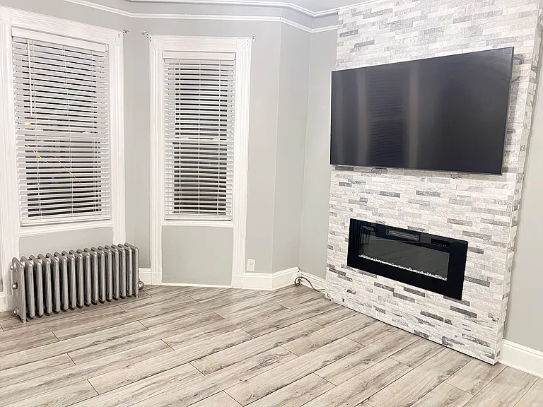 6126 Washington St #2 — Photo 2
