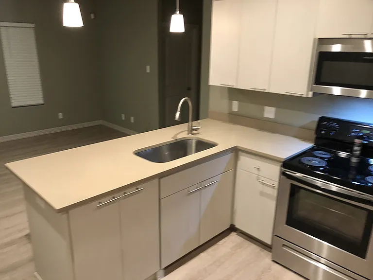 705 Murphy Ave #9 — Photo 2