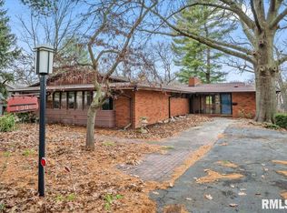 1906 Illini Rd, Leland Grove, IL 62704