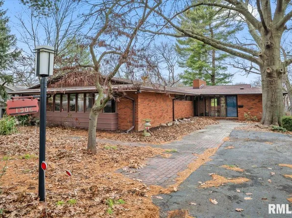 1906 Illini Rd, Leland Grove, IL 62704