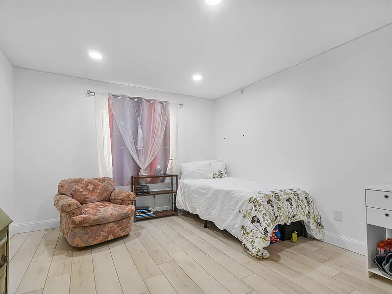 8436 Cypress Ln #7H — Photo 13