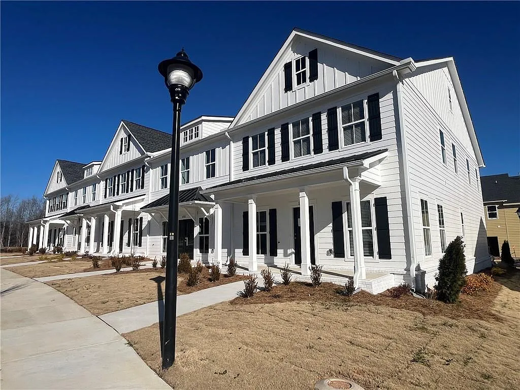 3 bed, 2.5 bath, 1985 sqft, $2,395 — Photo 4