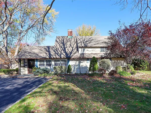 432 S Twin Lane, Wantagh, NY 11793