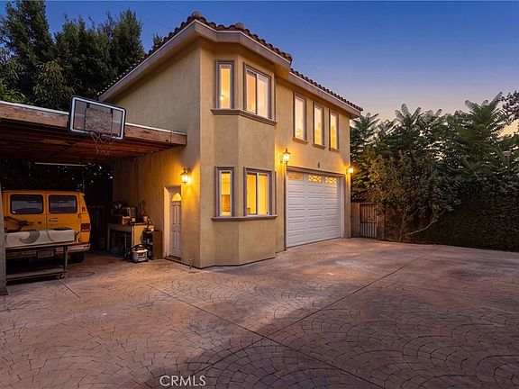 3rd image of 604 N Sparks St