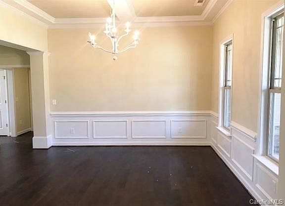 3rd image of 988 Brookdale Ln
