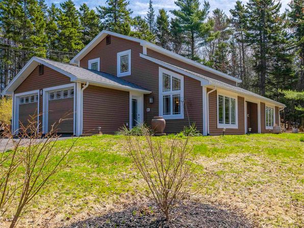32 Lakeland St, Beaver Bank, NS B4G 1A5