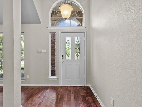 4th image of 2520 Coolwater Dr
