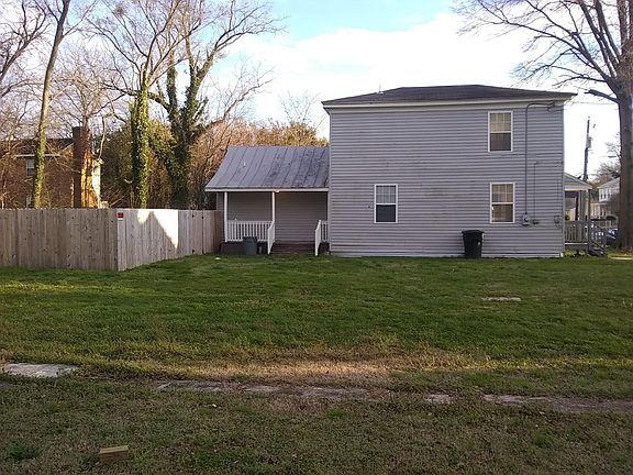 3rd image of 1407 Maple Ave