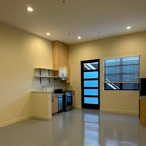 480 Tyler St #C — Photo 1