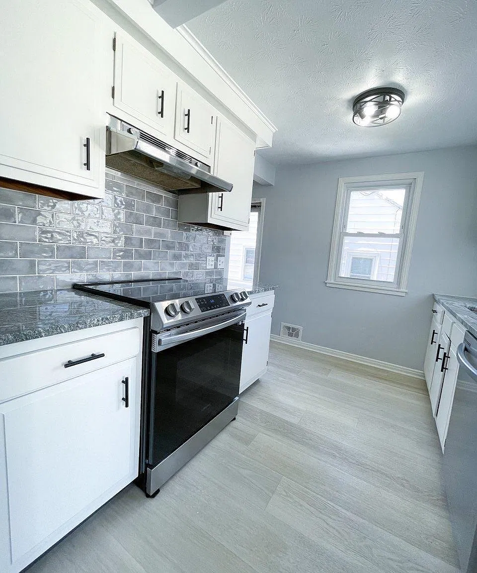 502 Falstaff Rd — Photo 4