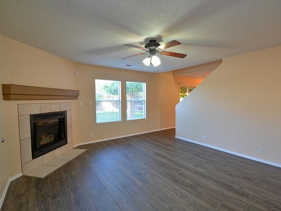 5th image of 10904 Tanzanite Dr NW
