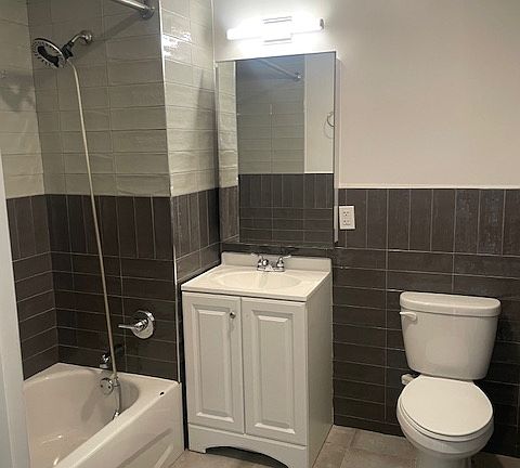 5th image of 407 Lenox Ave #5