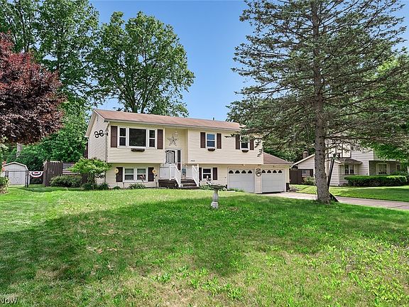 3rd image of 4633 Barrington Dr