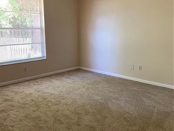 4th image of 13336 Sylvan Ave
