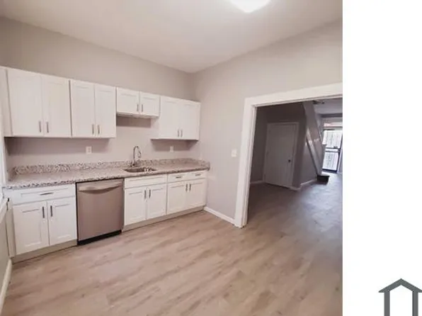 1708 Carswell St, Baltimore, MD 21218