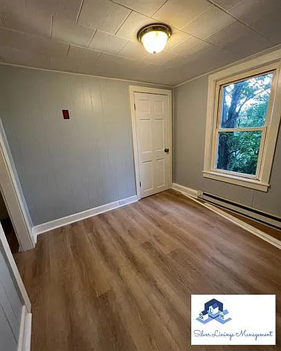 2-12 Lyon St