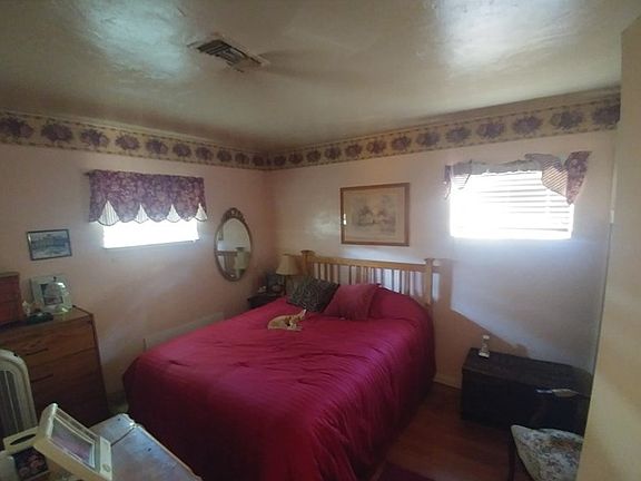 5th image of 2357 Cedar St