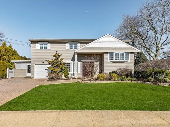 2821 Beach Drive, Merrick, NY 11566
