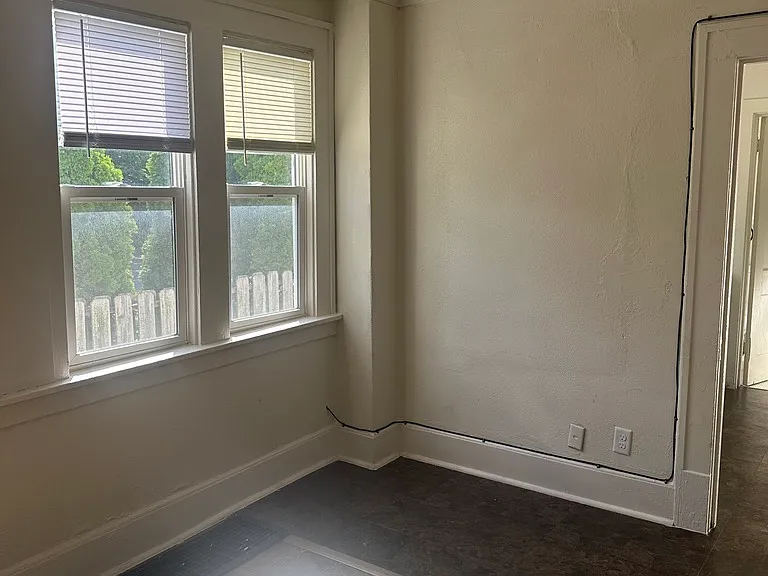 1409 2nd Ave SE #6 — Photo 6