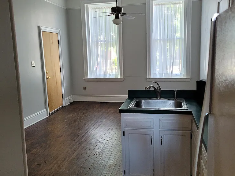 2517 W Grace St #1 — Photo 8