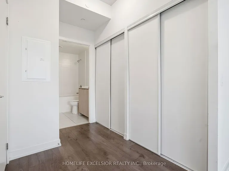 55 Duke St W #1002 — Photo 16