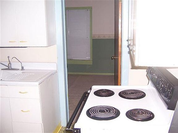 2nd image of 224 S Chisholm St
