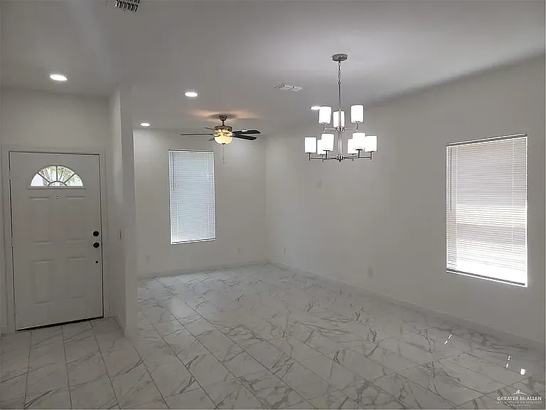 2 bed, 1131 sqft, $1,300 — Photo 3