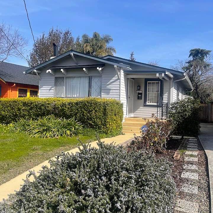1st image of 370 Herma Ct