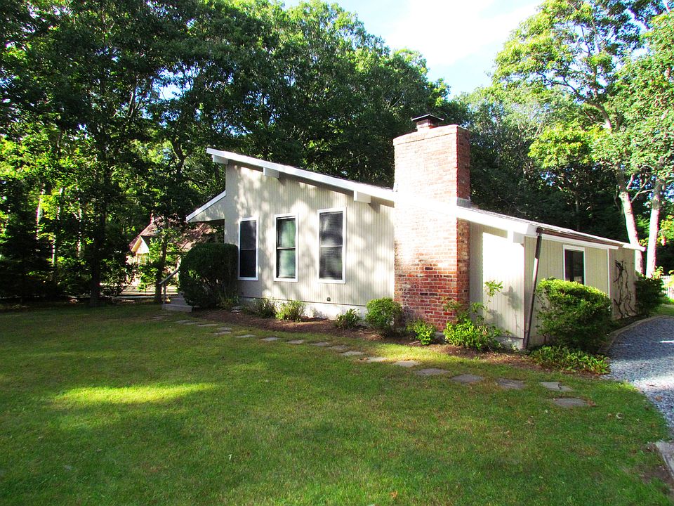 1st image of 65 Manor Lane North