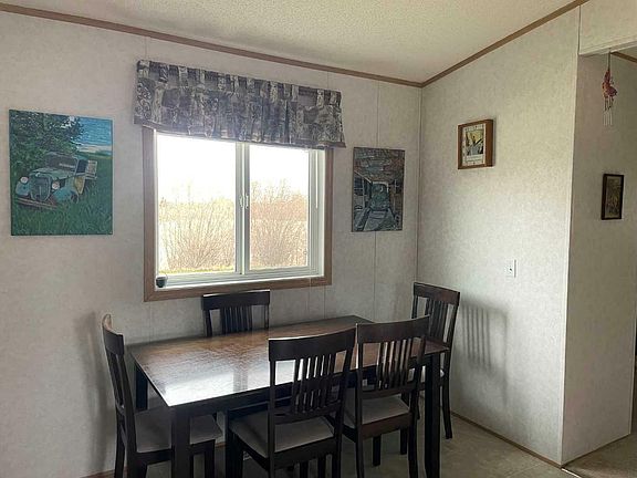 3rd image of 5040 47th St